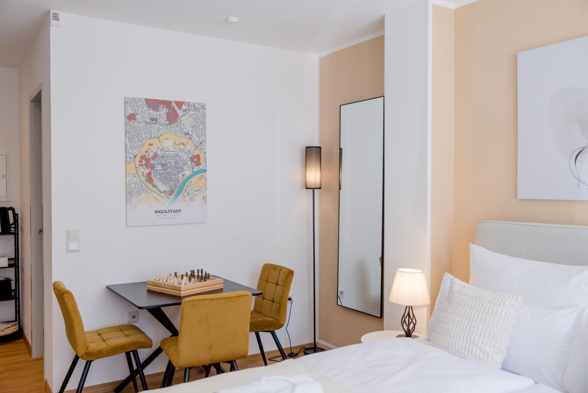 Lumen Homes - Altstadt-Studio Direkt Im Zentrum, Kueche, Netflix, Oeffentlicher Parkplatz Ums Eck Ίνγκολστατ Εξωτερικό φωτογραφία