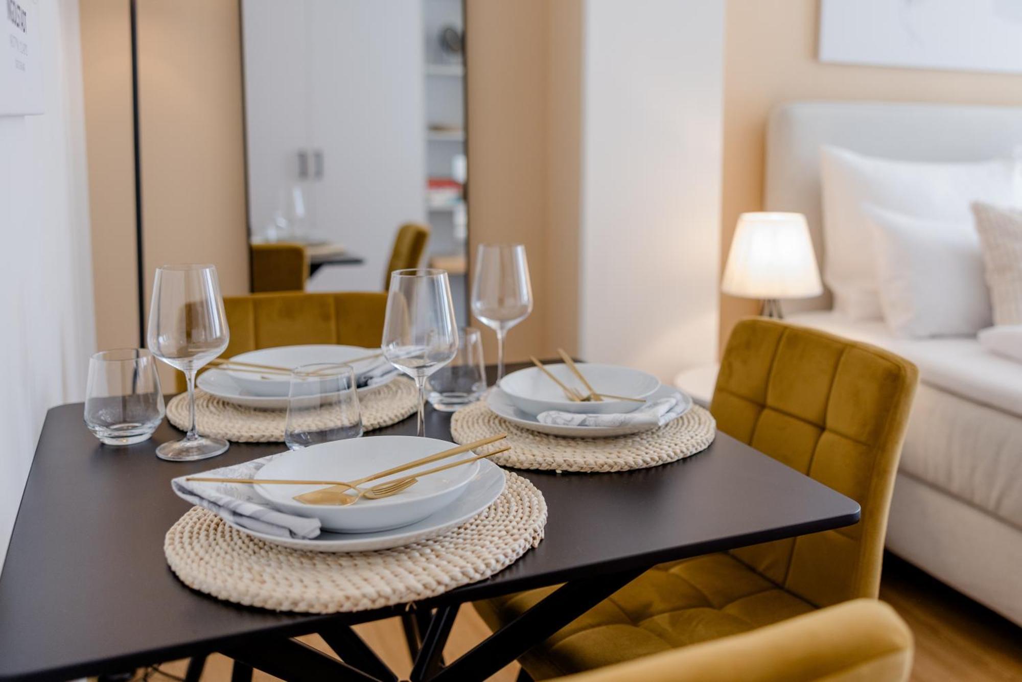 Lumen Homes - Altstadt-Studio Direkt Im Zentrum, Kueche, Netflix, Oeffentlicher Parkplatz Ums Eck Ίνγκολστατ Εξωτερικό φωτογραφία