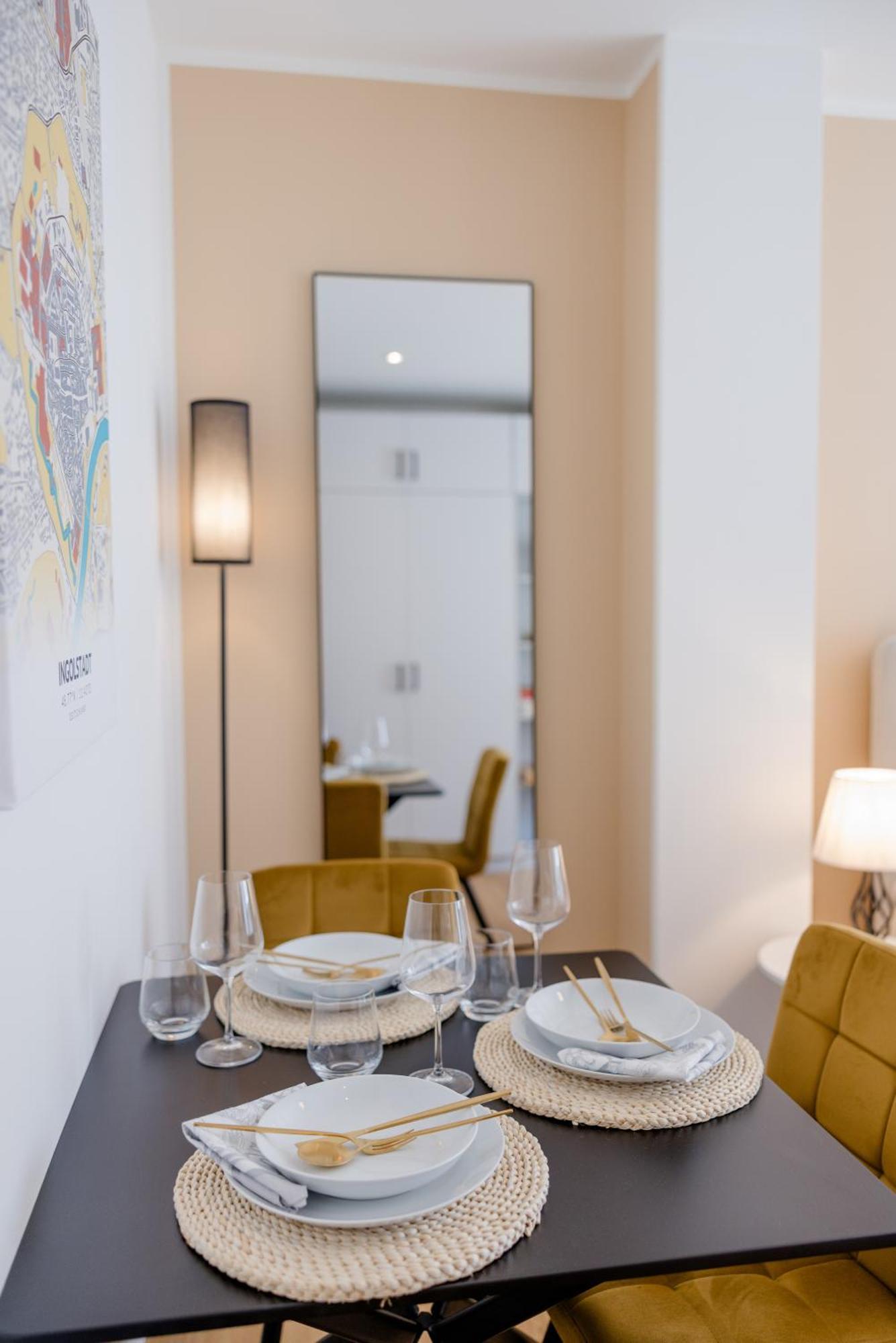 Lumen Homes - Altstadt-Studio Direkt Im Zentrum, Kueche, Netflix, Oeffentlicher Parkplatz Ums Eck Ίνγκολστατ Εξωτερικό φωτογραφία